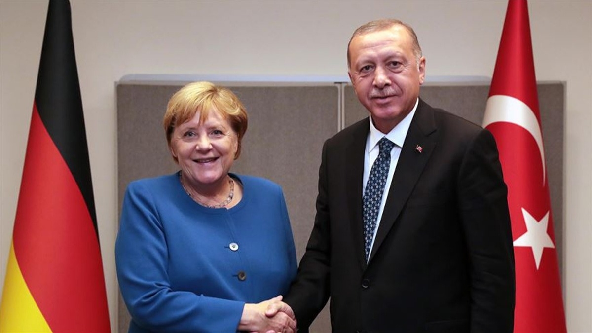 Bakan Erdoan Merkel'le Libya'y grt