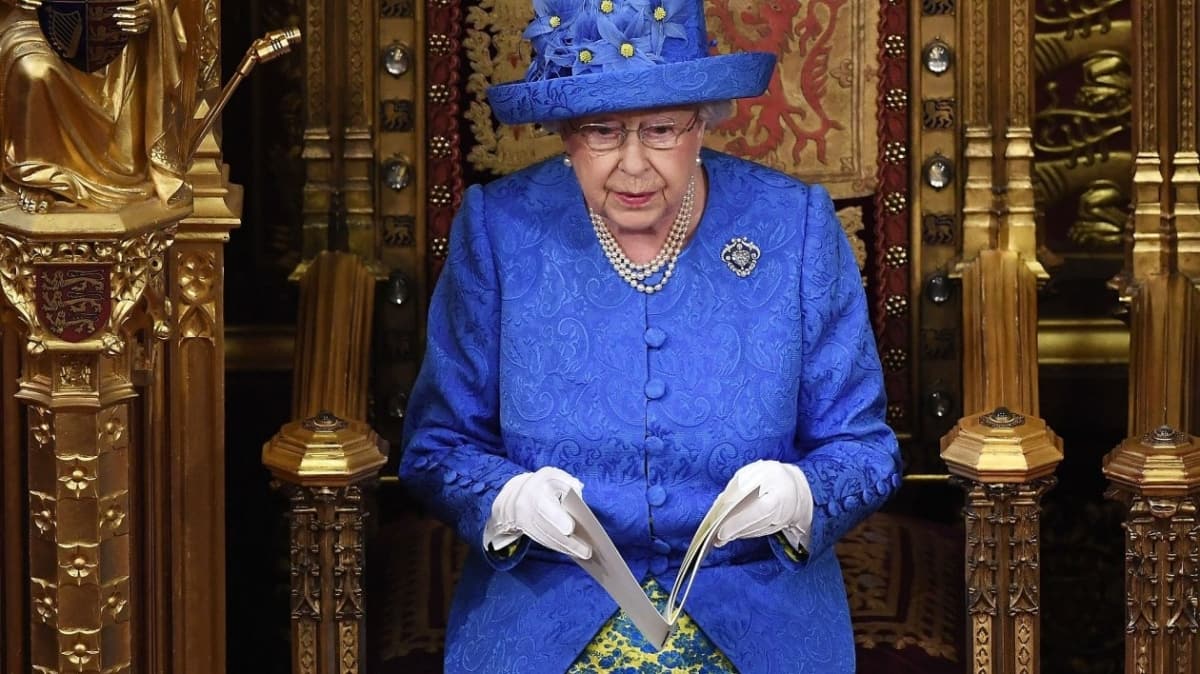 Kralie 2. Elizabeth, Brexit yasasna onay verdi