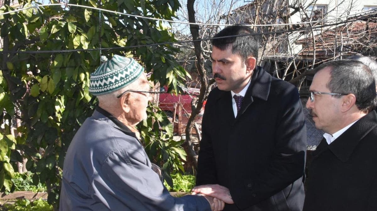 Bakan Kurum deprem blgesinde: ''Canmza bir ey olmad ya, en ksa zamanda yaralarmz saracaz'' 