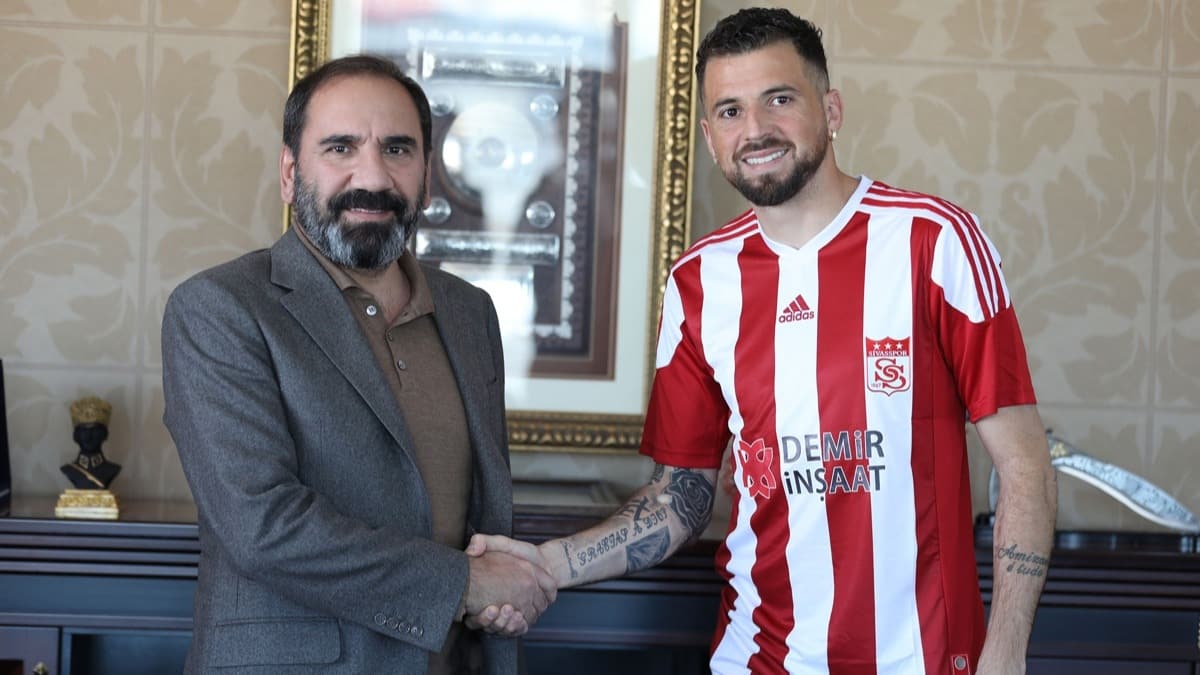 Demir Grup Sivasspor, Claudemir ile 1,5 yllk szleme imzalad