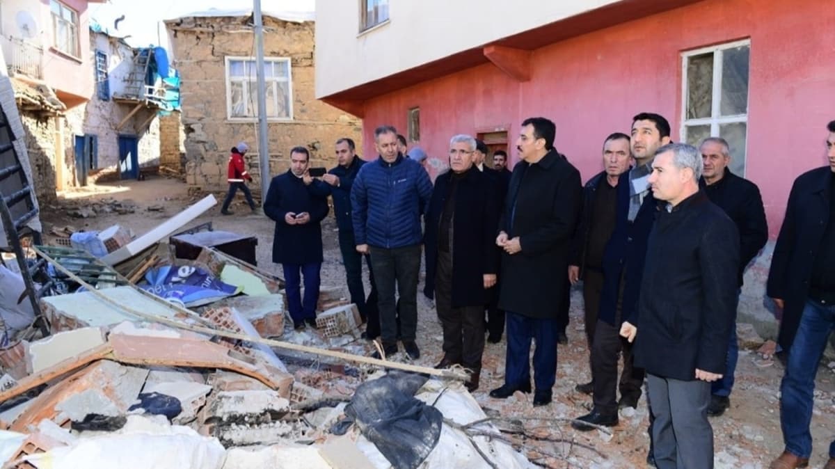 Malatya Valilii'nden hasarl bina uyars 