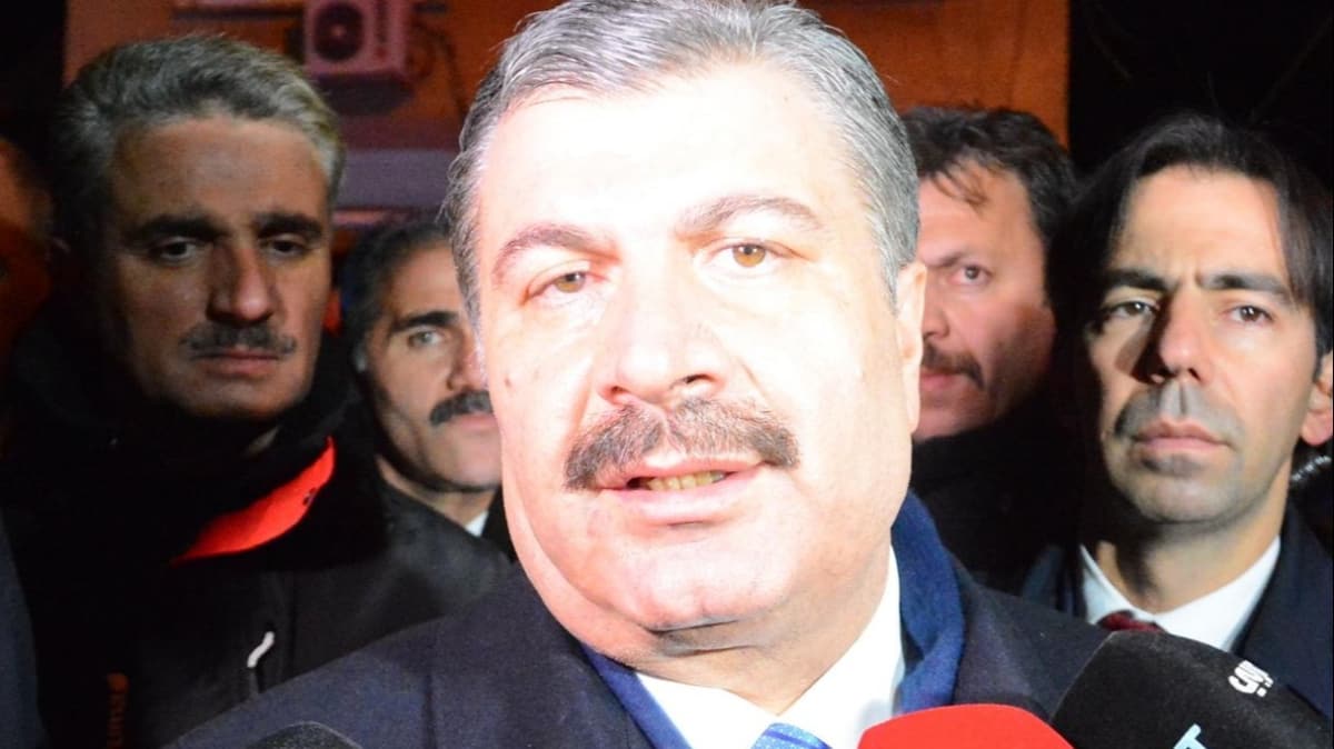 Salk Bakan Fahrettin Koca: htiya duyulabilecek tm donanm ivedilikle depremden etkilenen blgelere sevk ettik