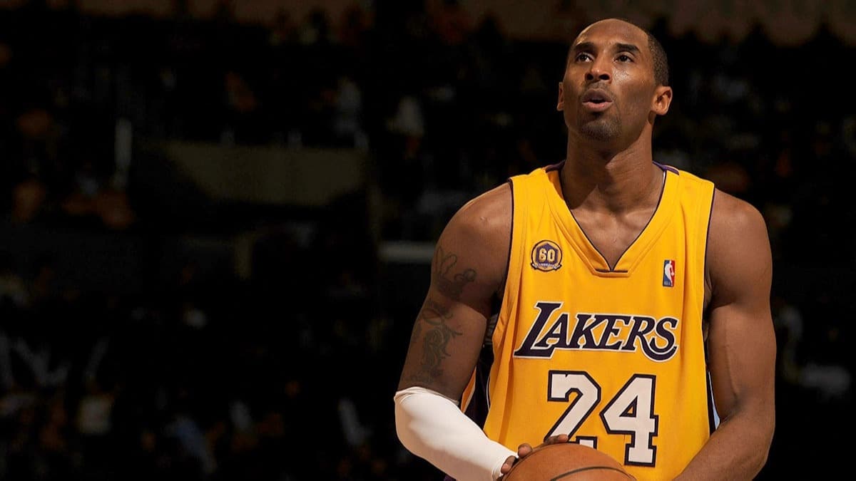 Dnyaca nl NBA efsanesi Kobe Bryant hayatn kaybetti