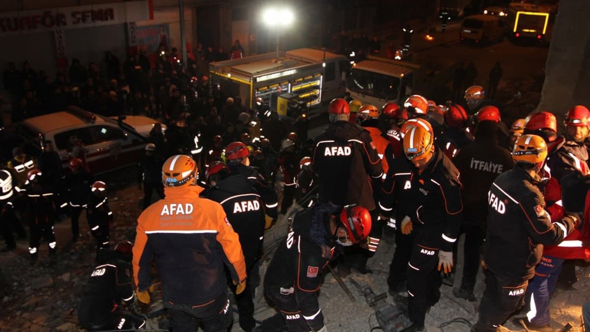 AFAD'dan depreme ynelik ''hayat kurtaran'' neriler 