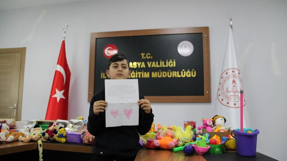 Depremzede ocuklara 'bir oyuncak bir mektup' kampanyas