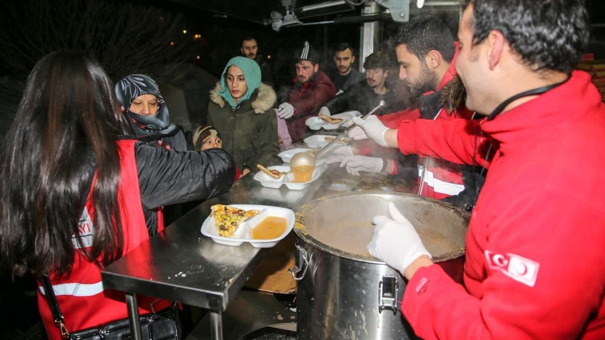 Depremzedelerin rahat iin her trl imkan sunuluyor