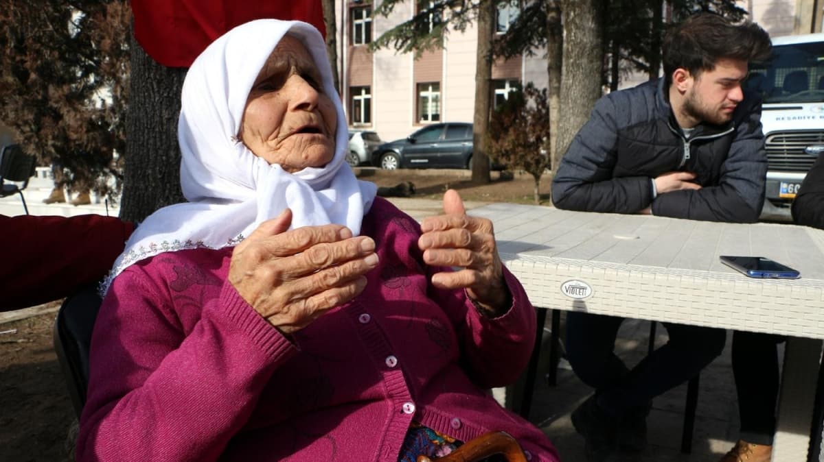 Hayriye nine, emekli aylndan depremzedelere 100 lira balad