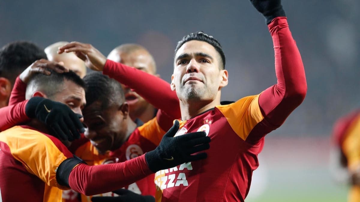 Galatasaray Falcao ve Saracchi'nin son durumuyla ilgili aklama yapt