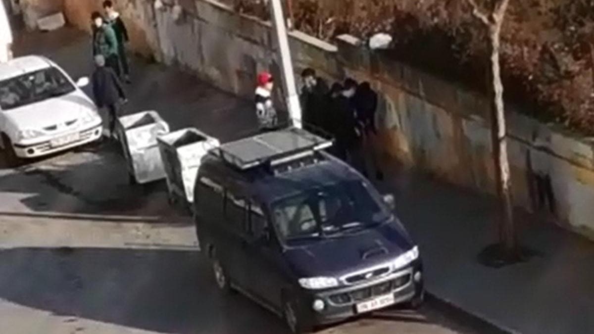 'Mahallenin gen magandalar' pompalyla byle ate etti 