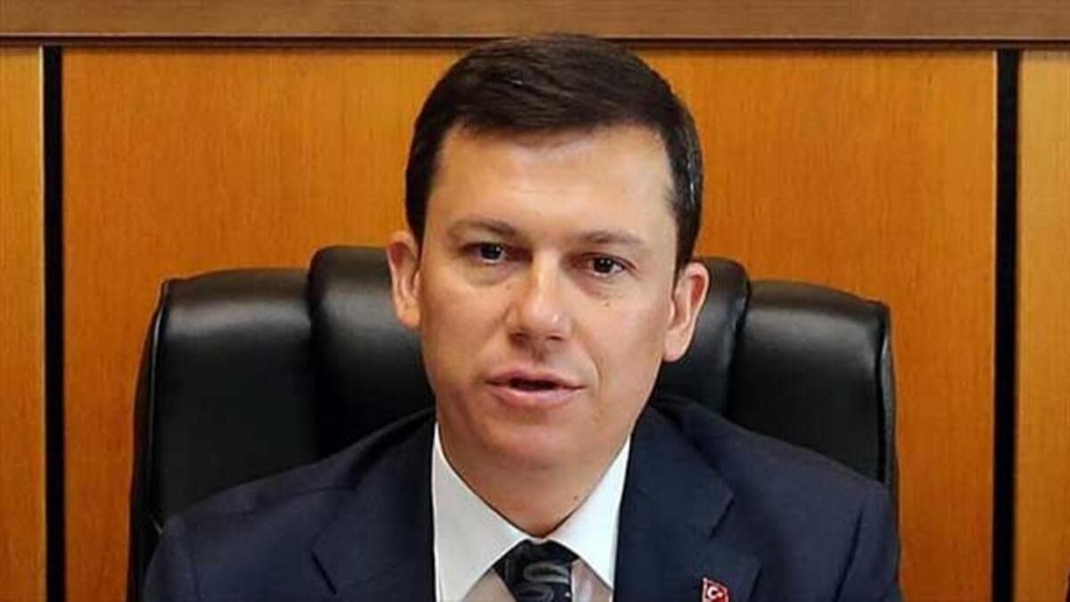 AK Parti Genel Sekreteri ahin'den Trk bayran yrtan rk Yunan milletvekiline tepki