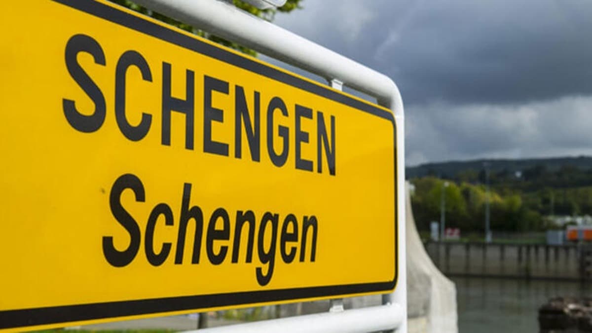 Schengen vizesine 20 avro zam geldi