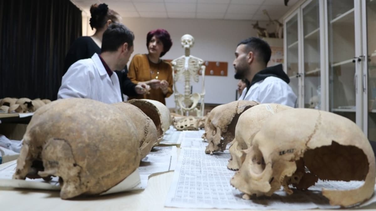 nsanlk tarihine iskeletler k tutuyor