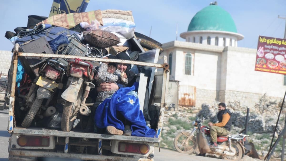Saldrlardan kaanlarn kamyon kasasnda umuda yolculuu