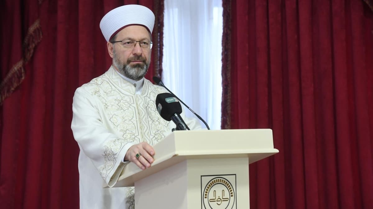 Diyanet leri Bakan Erba, yurt d lisansst rencileriyle bir araya geldi