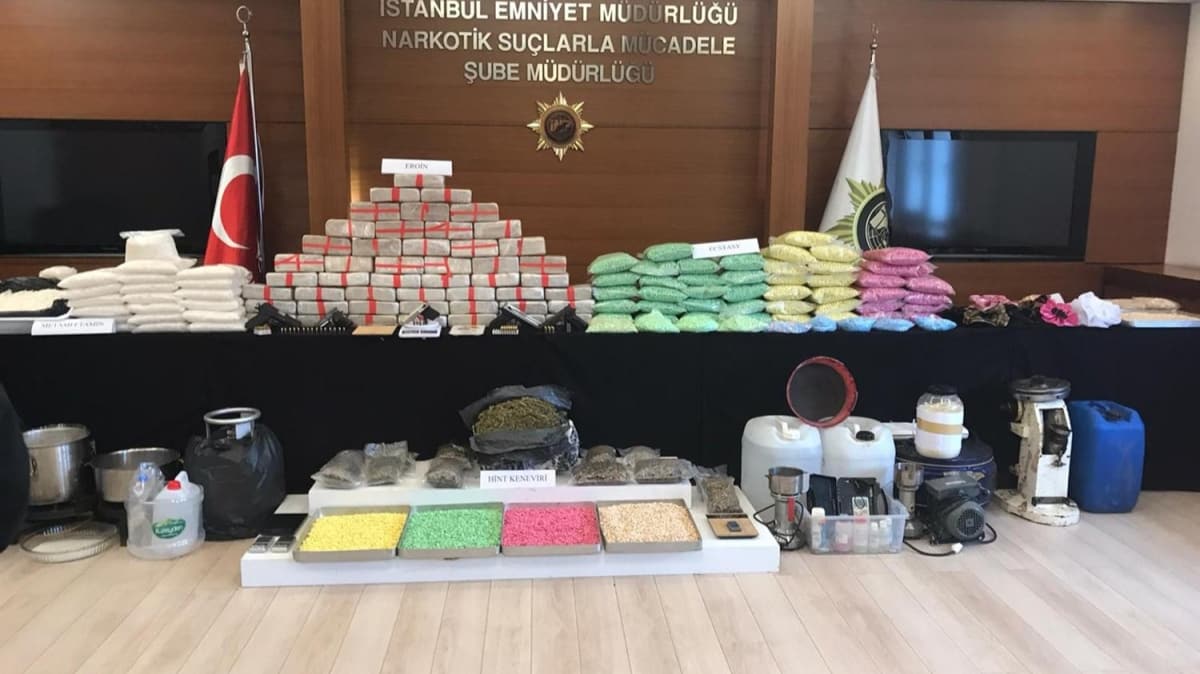 stanbul'da nefes kesen uyuturucu operasyonlar kamerada 