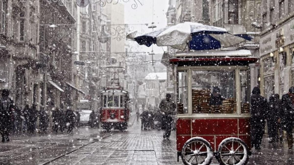 stanbul'da kar ya balad! Ne kadar devam edecek?