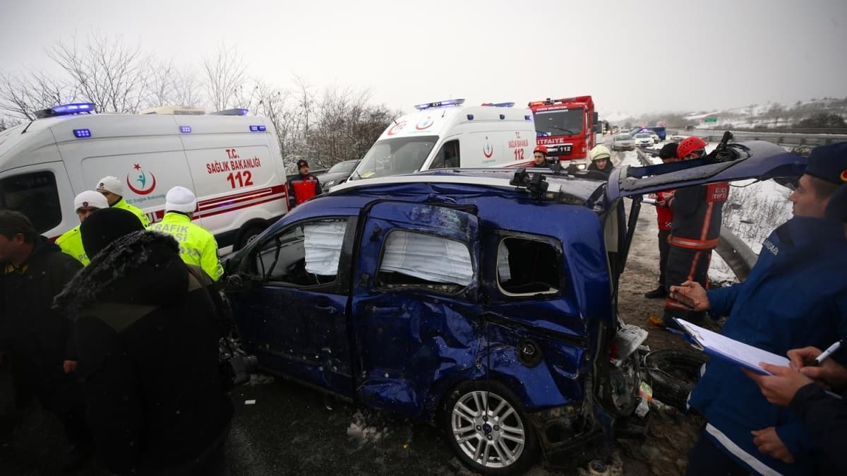 Anadolu Otoyolu'nda trafik kazas: 1 l, 3 yaral