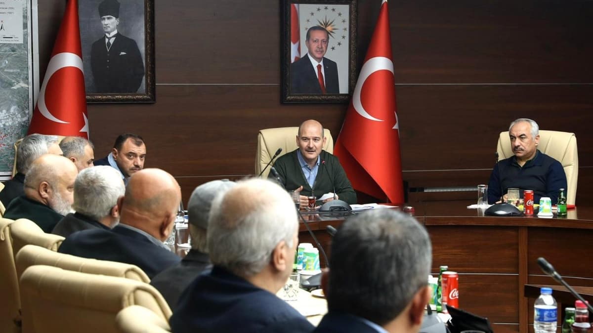 Bakan Soylu, Elaz'da Alevi ve Bektai kanaat nderleriyle bir araya geldi 