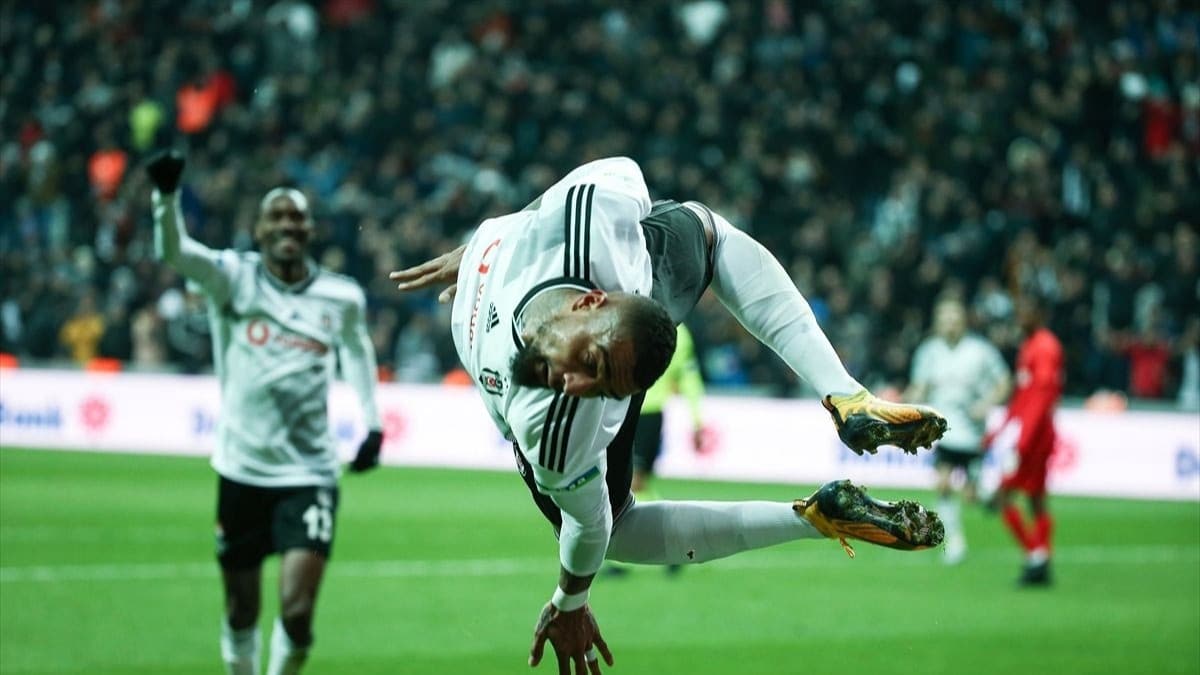 'Ben kalmak isterim ama eime sormadan olmaz'