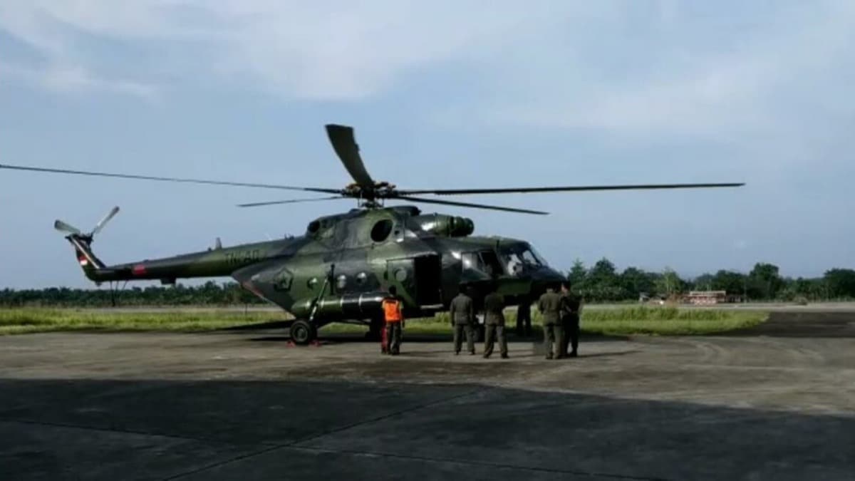 Endonezya'da kaybolan askeri helikopterin enkaz 8 ay sonra bulundu