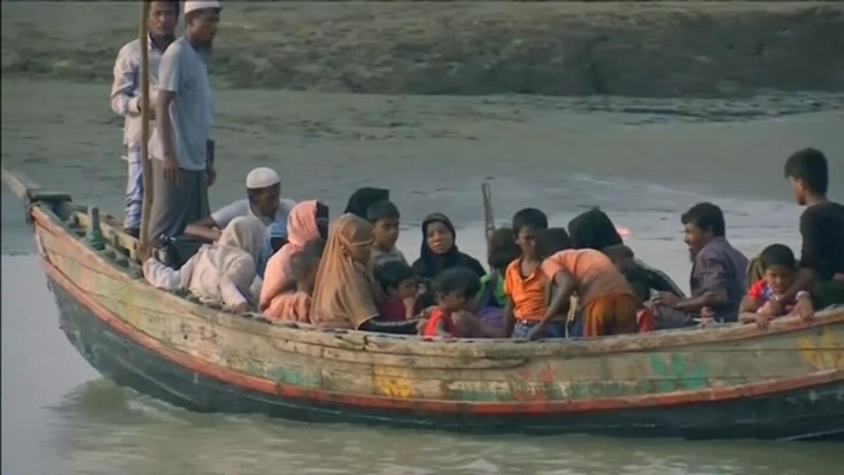 Banglade'ten Malezya'ya gemeye alan 14 Arakanl denizde bouldu