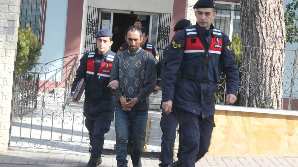 Balkesir'de vahet! Boanmak istedii eini ldrd