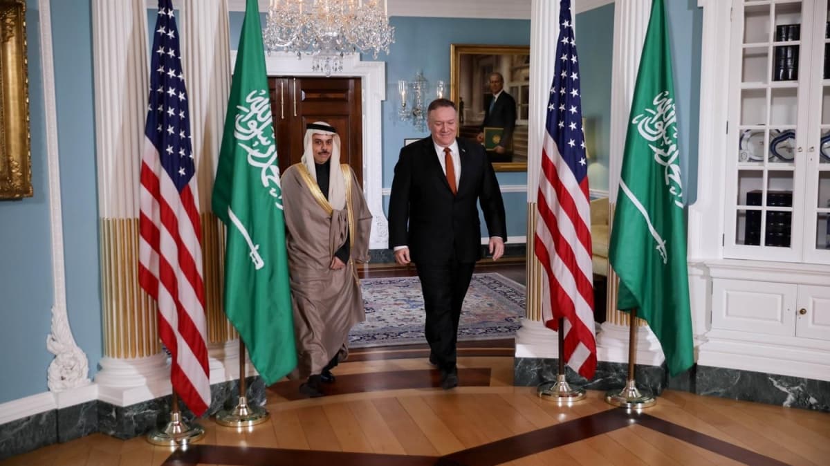 ABD Dileri Bakan  Pompeo, Suudi Arabistanl mevkida Faysal bin Farhan al Saud ile grt