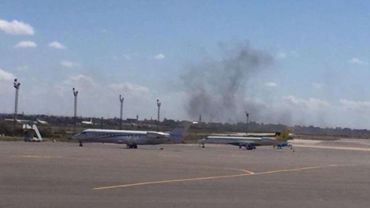 Hafter'in saldrlar nedeniyle Trablus Mitiga Havaliman'nda uular durduruldu 