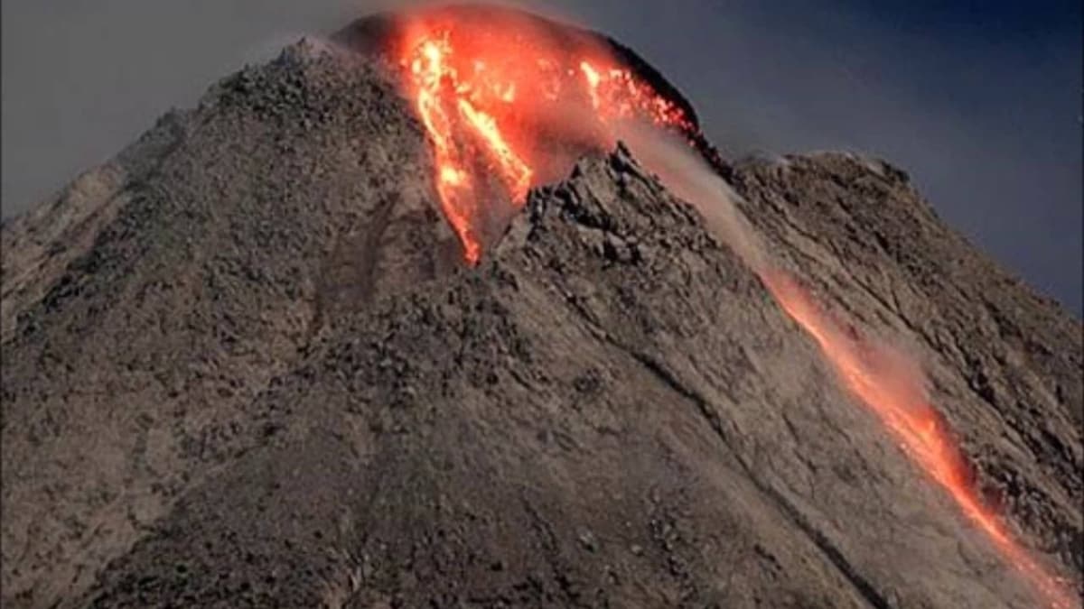 Endonezya'da Merapi Yanarda'nda patlama 