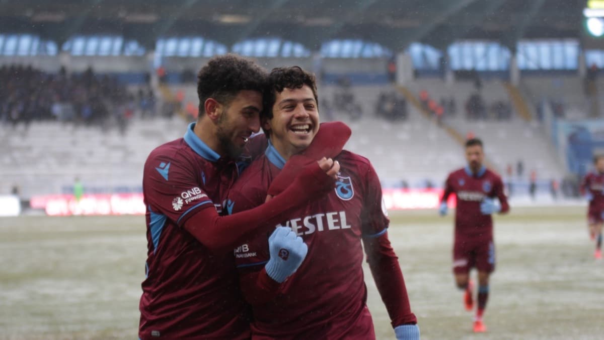 Trabzonspor kupada Erzurumspor'u eleyerek yar finalde Fenerbahe'nin rakibi oldu