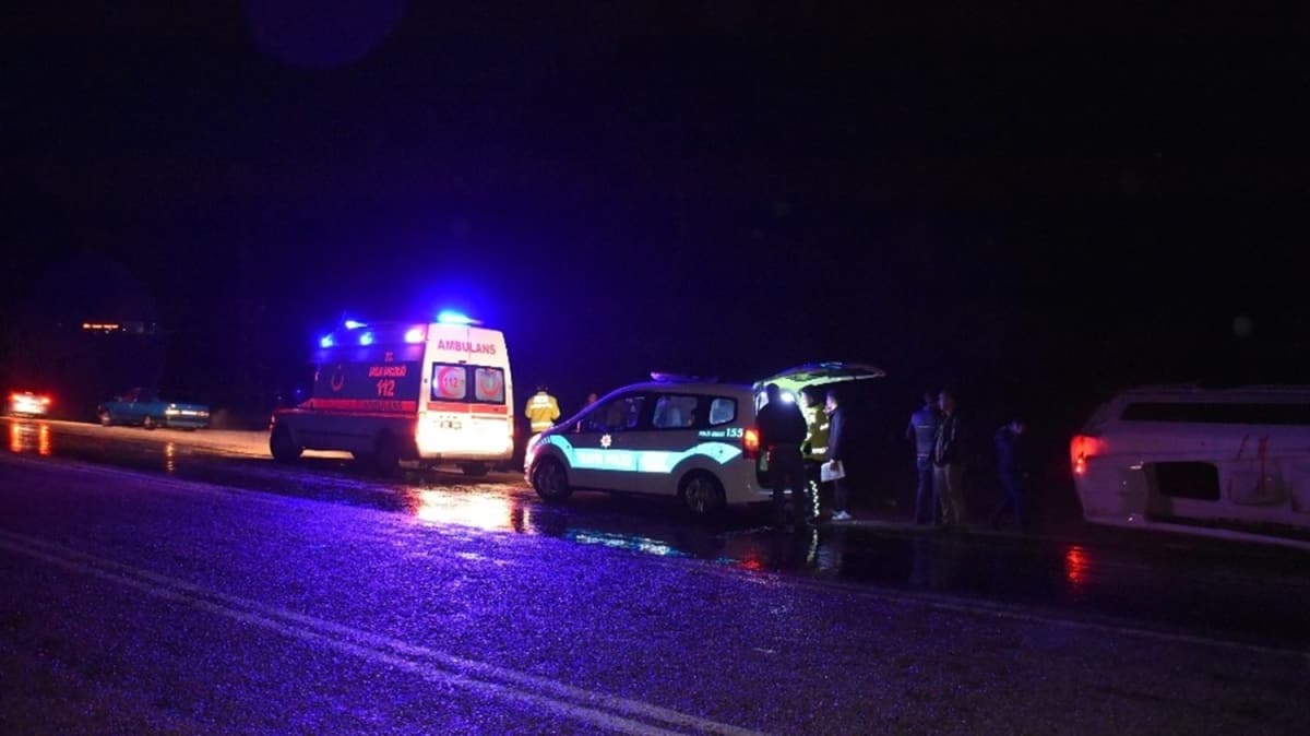Antalya'da  trafik kazasnda 1 kii ld, 10 kii yaraland 