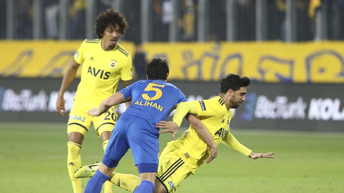 Fenerbahe hem ma hem Gustavo'yu kaybetti