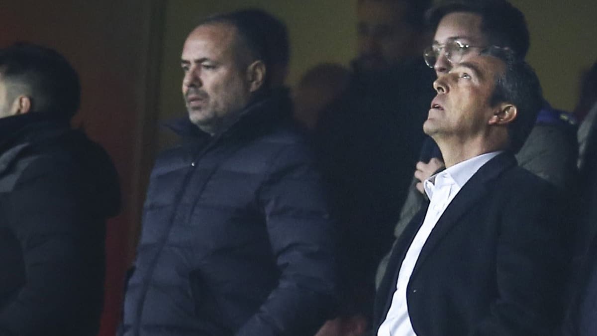 Locada srpriz toplant: Bu skntl srete futbol takm bizi daha iyi temsil etmeliydi