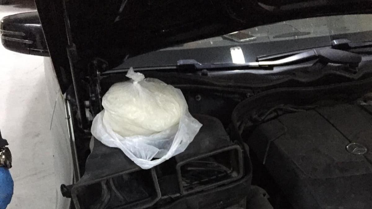 Aydn'da otomobilin hava filtresinde 1 kilogram uyuturucu ele geirildi