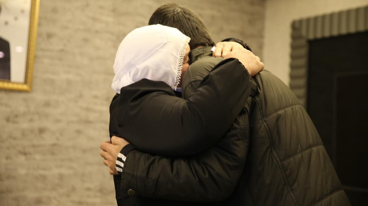 HDP nnde eylem yapan bir aile daha evladna kavutu 
