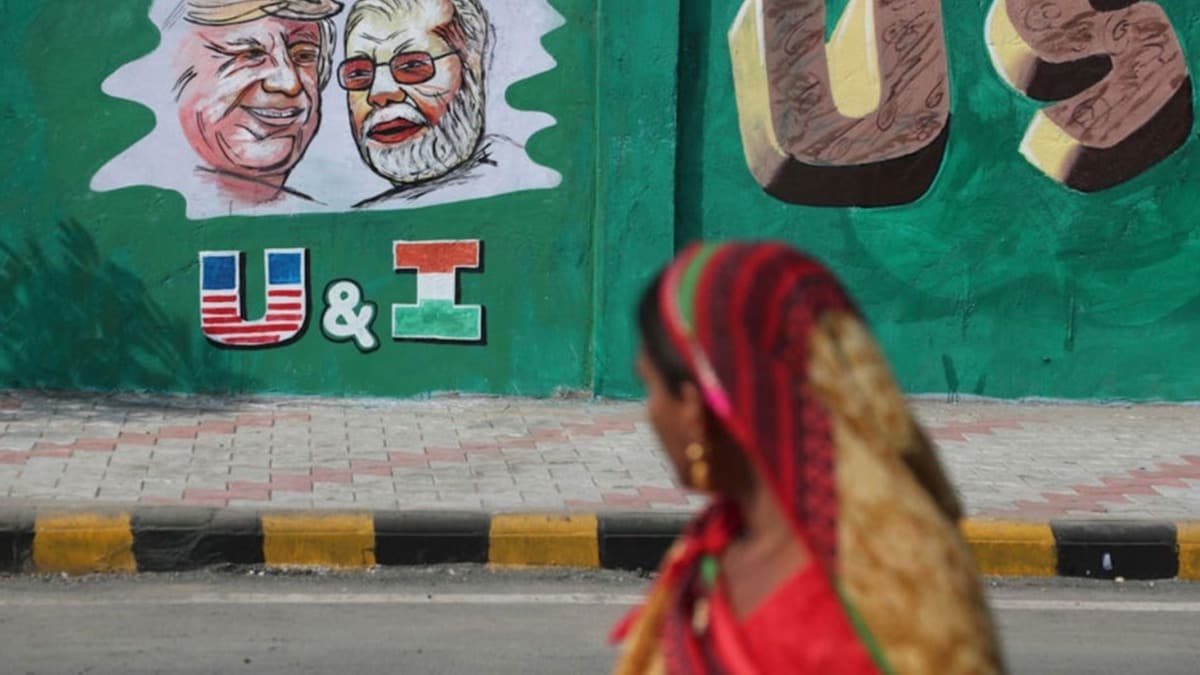Hindistan'da Trump'n ziyareti ncesi gecekondularn nne duvar rld