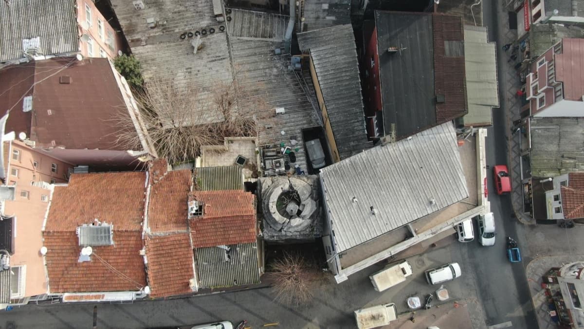 stanbul'da iki bina arasnda skan 16 asrlk tarih