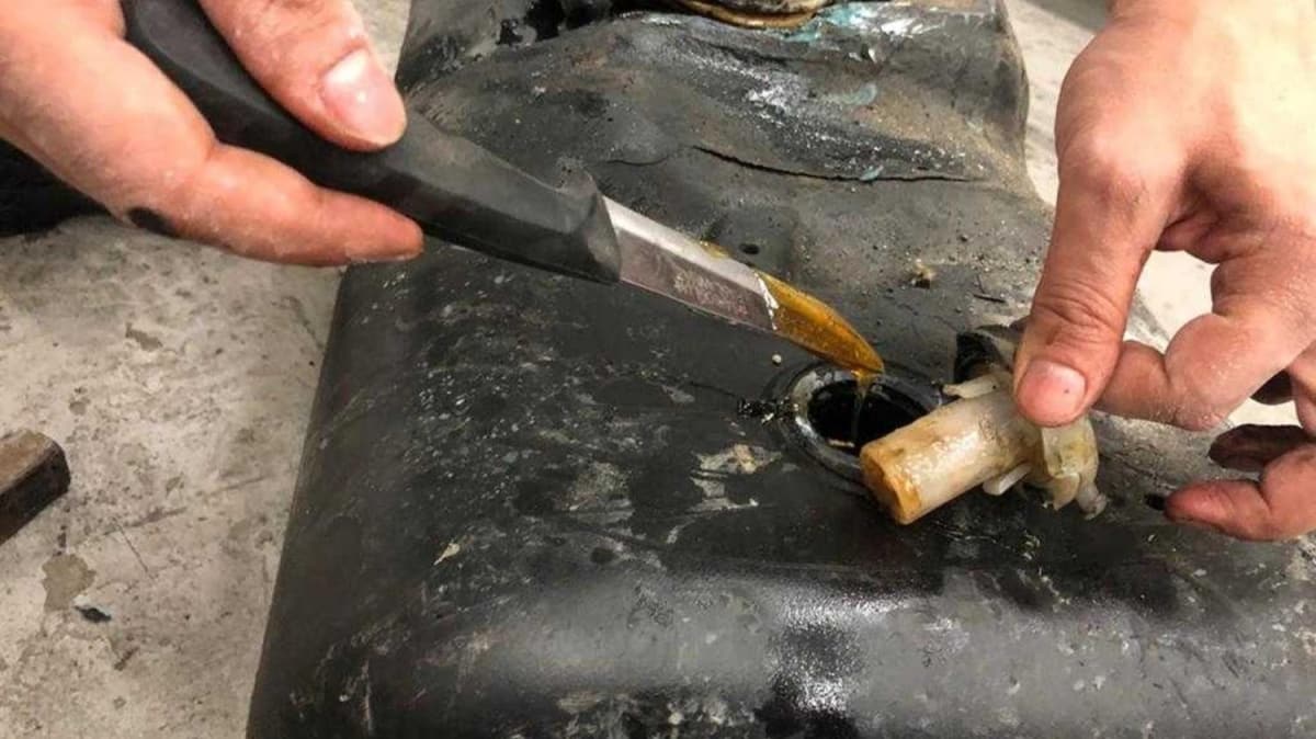 Sarp Gmrk Kapsnda minibsn yakt deposunda 115 kilogram kaak bal ele geirildi