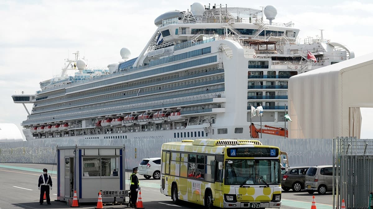 Japonya'daki karantina gemisinde 79 yeni vaka