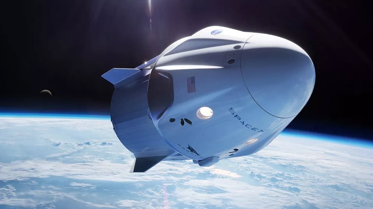 SpaceX ve Space Adventures uzay turizmi tarihini aklad
