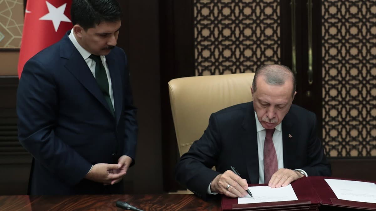 Cumhurbakan kararlar Resmi Gazete'de... Trkiye'deki mal varlklar donduruldu