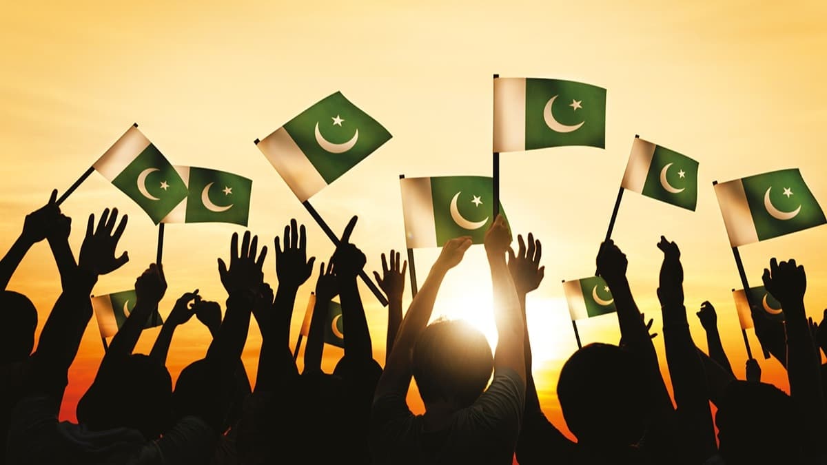 Cive* Pakistan!