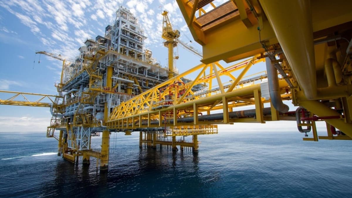 Lbnan petrol ve gaz arama almalarna balyor