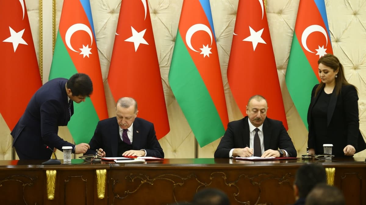 Trkiye ile Azerbaycan arasnda 14 anlama imzaland