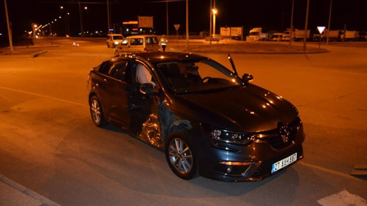 Aksaray'da hafif ticari ara ile otomobil arpt: 8 yaral