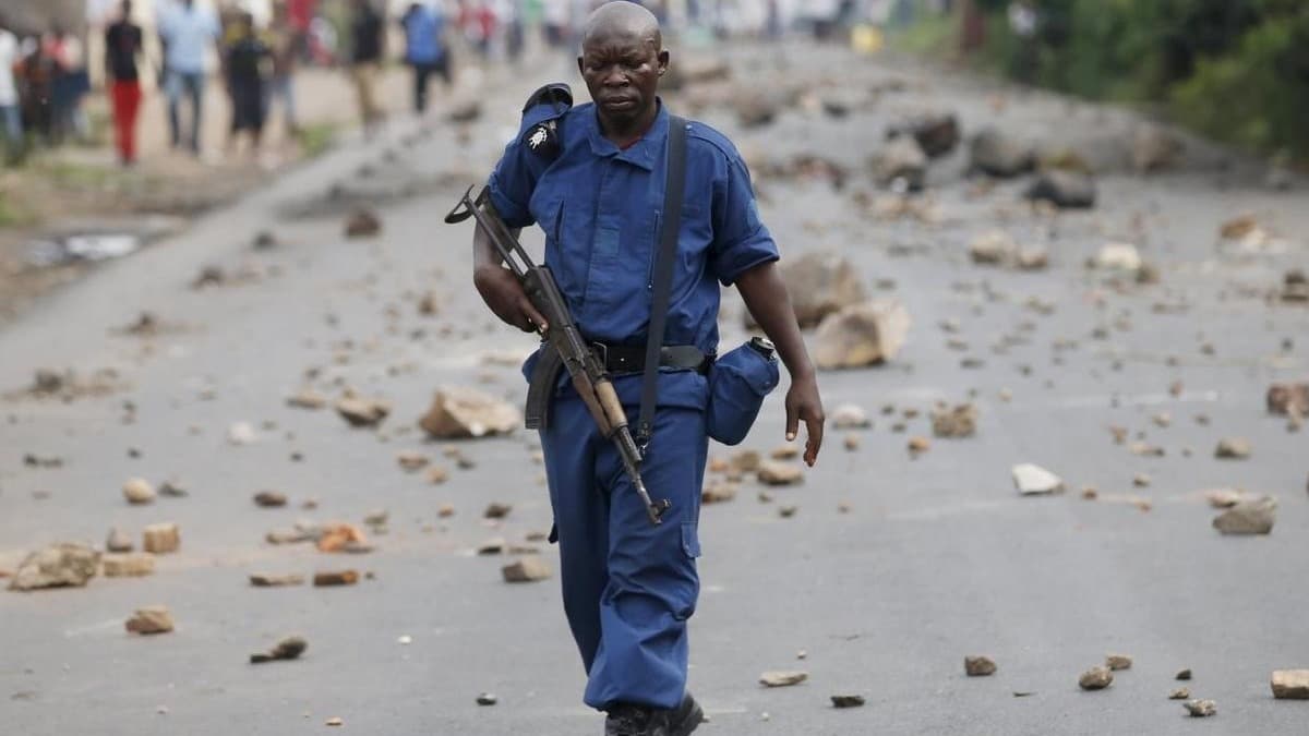 Burundi'de silahl kiiler polisle att: 24 l