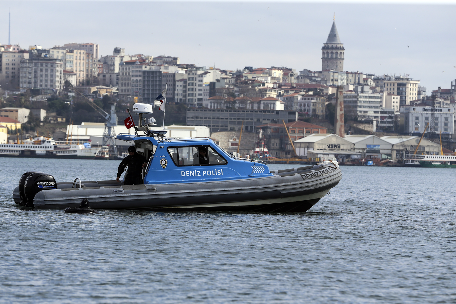 �stanbul'da denizlerin g�venli�i onlara emanet