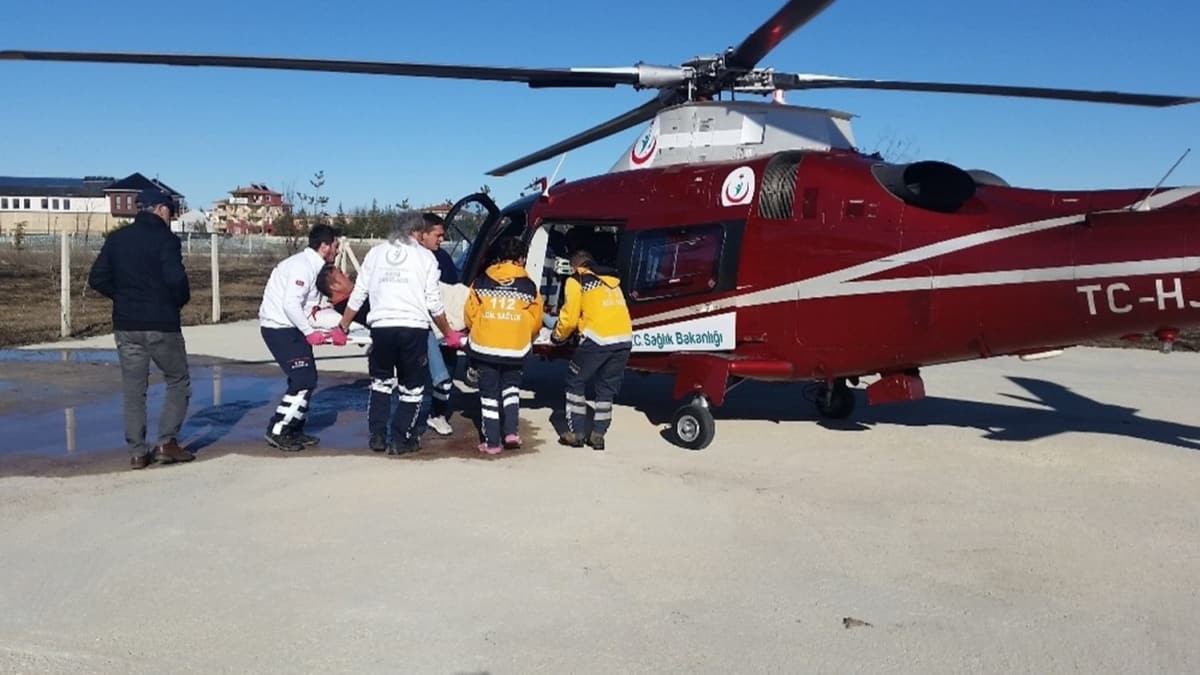 Konya'da kalp krizi geiren hastaya hava ambulans 