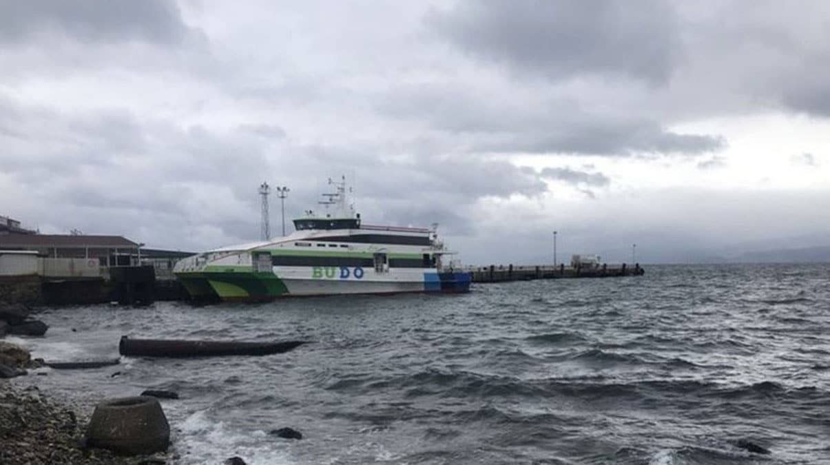 Marmara'da deniz ula��m�na f�rt�na engeli!