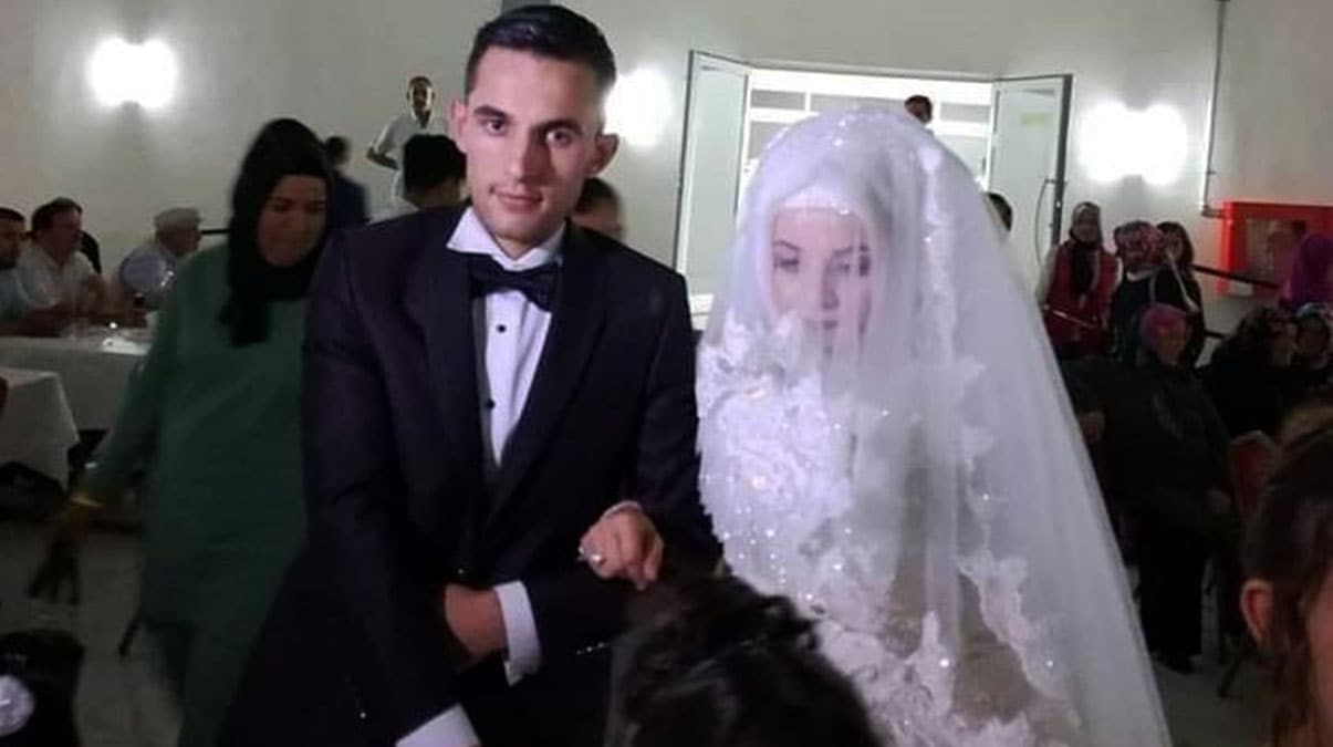 �ehit e�inden y�rek burkan payla��m: Babas�n�n k�z�m�za hediyeleri